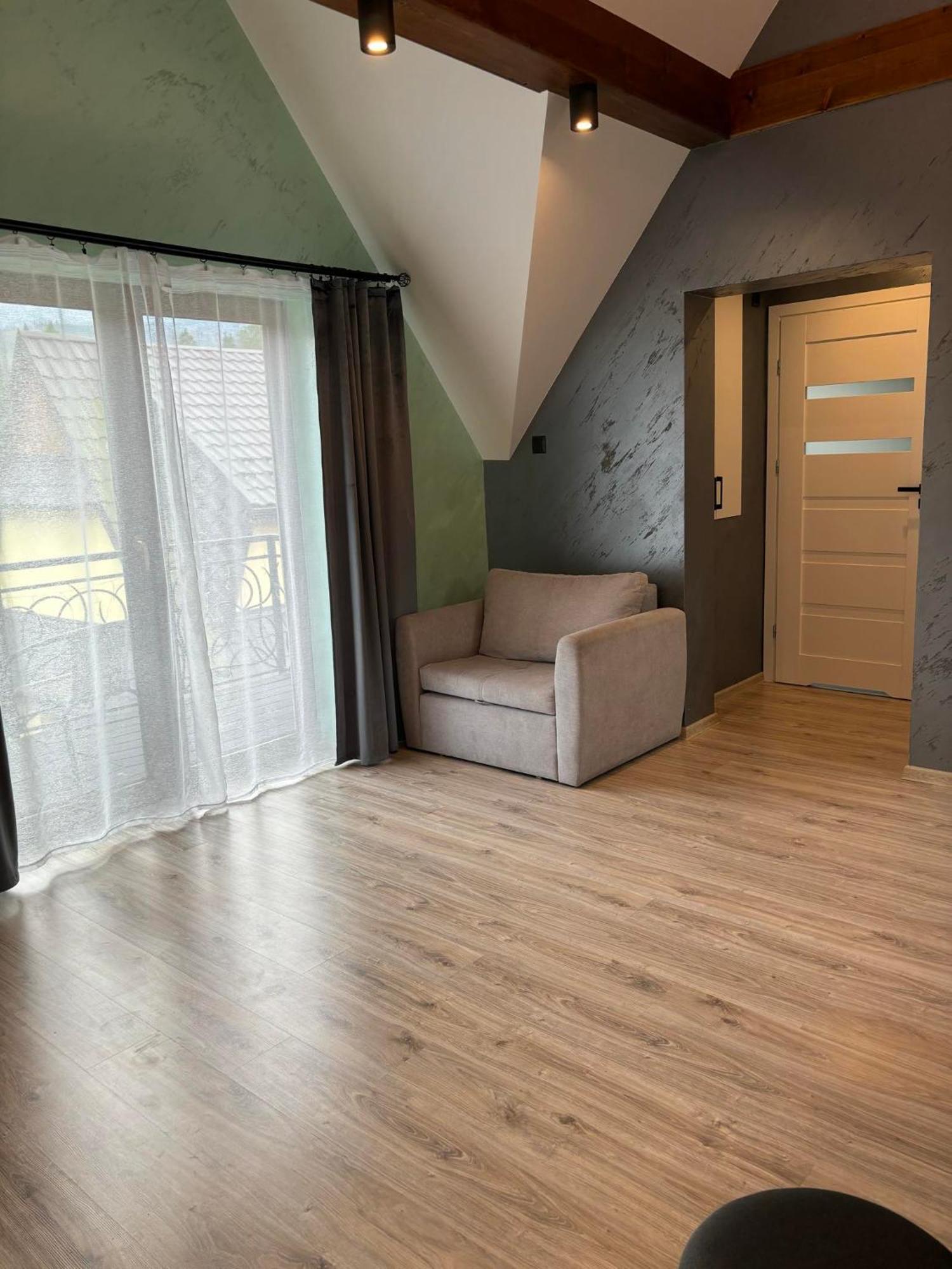 U Topora Dakar Z Jacuzzi Chalet Ciche Małe